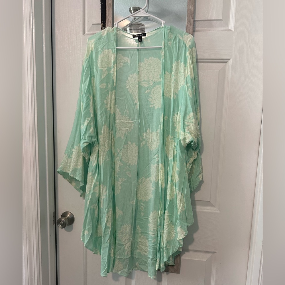 Torrid size 3/4. Light teal kimono style cover up.
